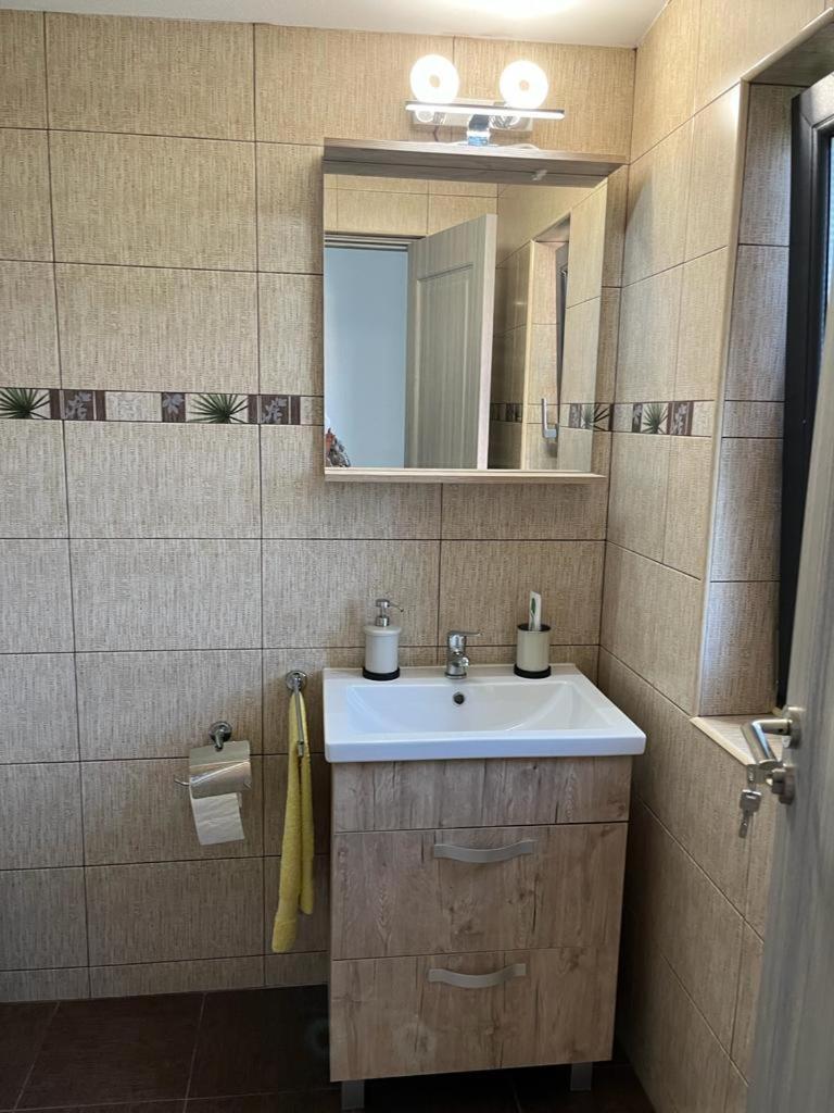 Mimi House Villa Baia de Fier Dış mekan fotoğraf